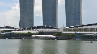 華やかな入り江