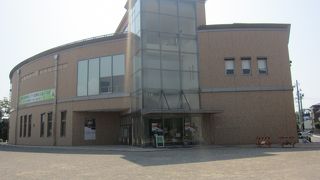 １階の弥生体験展示室は入場無料､2階の展示室は値上げしました