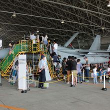 F-15を間近で見ることもできます。