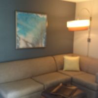 ソファは大きめでゆったり