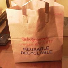 料金は大した事ないけど紙袋は有料なので、マイバックの用意を。