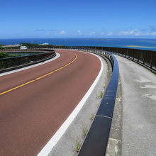 かなり手前で車を停めて歩いたりもしました