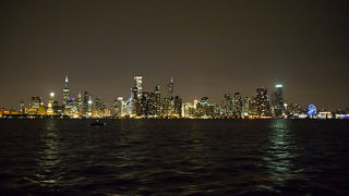 シカゴのスカイラインを楽しむアングル