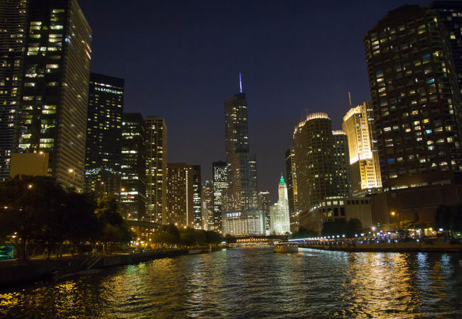 建築と湖を両方楽しめるLake&River tourに!