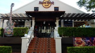 ジョンカーストリートの入り口。マレー料理に飽きたときにいいです。