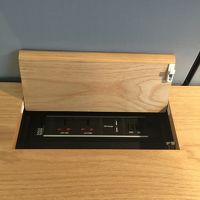 USBケーブルを直接挿せるので交換プラグ不要でした