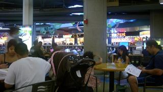 アラモアナセンター１階