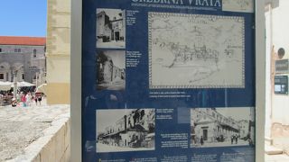 銀の門から入りました