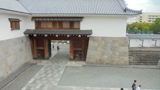 東御門に展示物があります