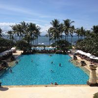 正面玄関からの眺め