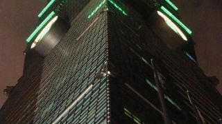 ブランドのお店たくさんあり！