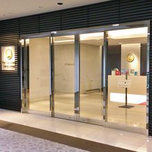 本館４階ラウンジの入り口