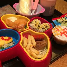 子供のお子様ランチ