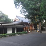 吉祥寺通り沿いで通りの東側にある日蓮宗の寺院です