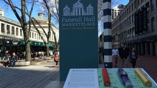 ボストン名物料理を味わえてボストン土産が揃う場所