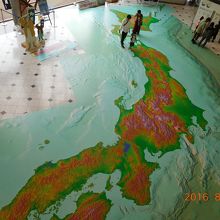 1階には大きな日本地図！