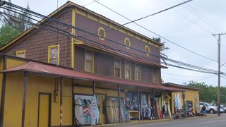 人気のサーフショップ