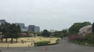 現在は記念碑のみ