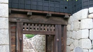 背後から襲う戦略