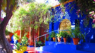 イヴ・サンローランゆかりの地