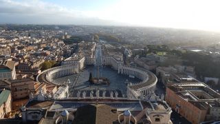 バチカン市国に来たら是非上って下さい