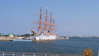 中も見られる美しい帆船