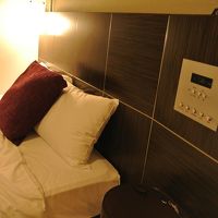 備え付けで充電ケーブルがあります。