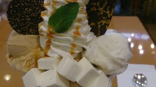 元町商店街のケーキ