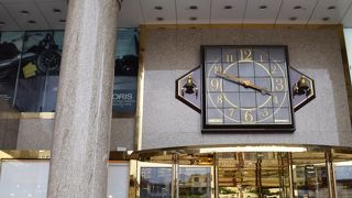 スーパーも入っています。