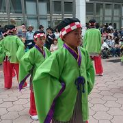 町中が活気づく