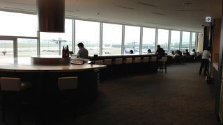 メインラウンジ改装中の、スカイビューラウンジです