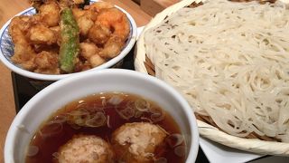 あまり並ばずに入れました