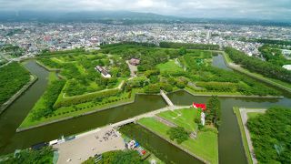 まずここに登って五角形を見る