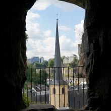 砲台からの眺めです。見えるのは、サンジャン教会と思われます。