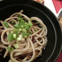 手打ちのおそば。その場で打って、茹でてくれました。