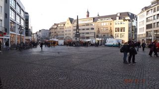 ピンコロ石を引き詰めた広場です