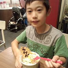 自分で盛りつけできて満足な息子。