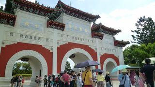 衛兵の交代式が見られます