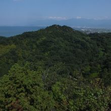 医王山から見た永納山