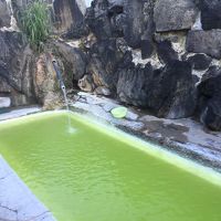 源泉かけ流しの混浴露天風呂