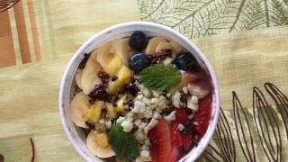 パイナップル屋さんのアサイーボウル