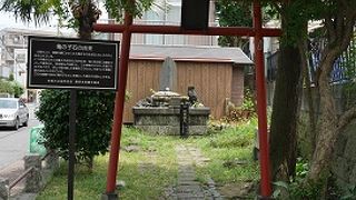 タワシが供えられている神社