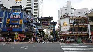 東を守る青い門