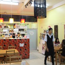 店内はすっきりしています