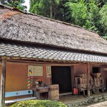 細川家住宅の納屋、民具展示館