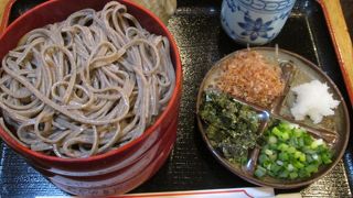 こじんまりしたお店です。