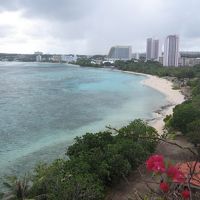 ホテルからの近くの海は非常に綺麗です。