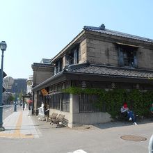 硝子館本館。