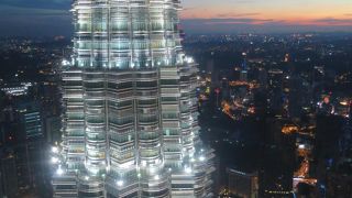 入場券は専用サイトでのネット予約が便利で確実