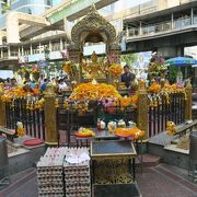 Thao Maha Brama (Erawan Shrine)